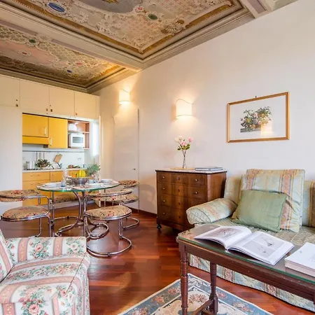 Botticelli-a Flat With A View, On Santo Spirito